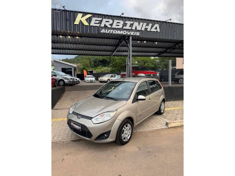 FORD - FIESTA 1.6 MPI HATCH 8V FLEX 4P MANUAL - 2013/2013 - PRATA - R$ 36.900,00