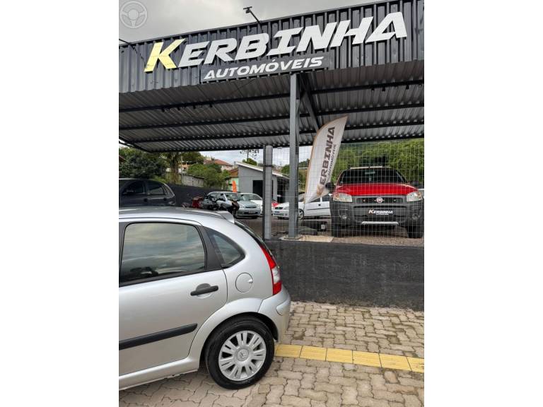 CITROËN - C3 1.4 I GLX 8V FLEX 4P MANUAL - 2010/2011 - PRATA - R$ 28.900,00