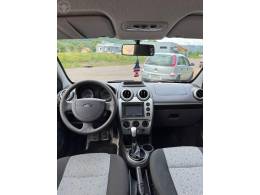 FORD - FIESTA 1.6 MPI HATCH 8V FLEX 4P MANUAL - 2013/2013 - PRATA - R$ 36.900,00