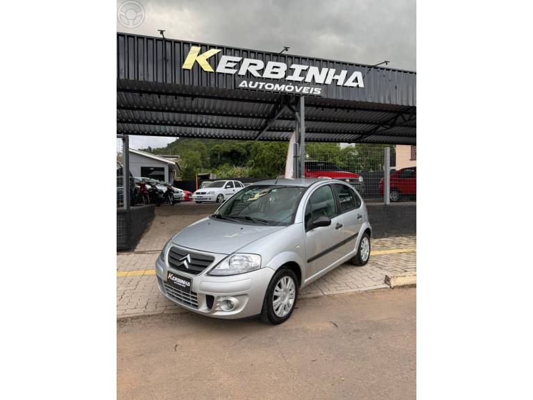CITROËN - C3 1.4 I GLX 8V FLEX 4P MANUAL - 2010/2011 - PRATA - R$ 28.900,00