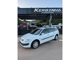 RENAULT - MÉGANE 1.6 DYNAMIQUE 16V FLEX 4P MANUAL - 2011/2012 - BRANCA - R$ 34.900,00