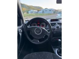 RENAULT - MÉGANE 1.6 DYNAMIQUE 16V FLEX 4P MANUAL - 2011/2012 - BRANCA - R$ 34.900,00