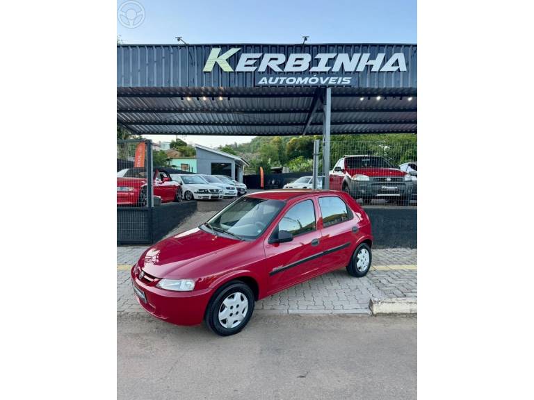 CHEVROLET - CELTA 1.0 MPFI SPIRIT 8V FLEX 4P MANUAL - 2005/2005 - VERMELHA - R$ 21.900,00