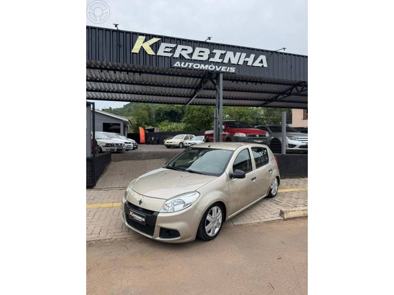 RENAULT - SANDERO 1.0 AUTHENTIQUE 12V FLEX 4P MANUAL - 2012/2012 - BEGE - R$ 32.900,00