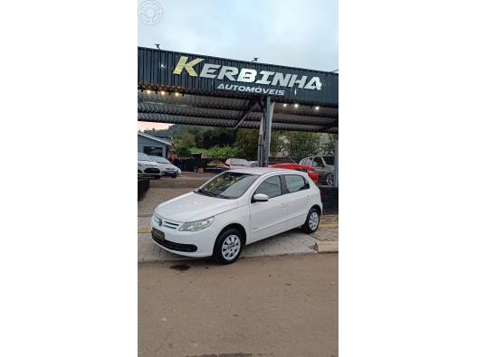 VOLKSWAGEN - GOLF 1.6 8V 4P MANUAL - 2012/2013 - BRANCA - R$ 36.900,00