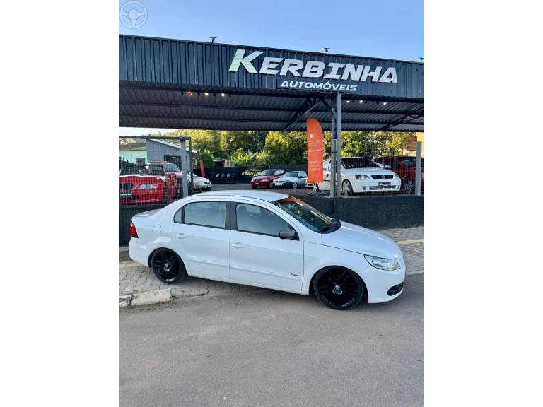 VOLKSWAGEN - VOYAGE 1.0 12V MPI TOTALFLEX TRENDLINE 4P MANUAL - 2010/2011 - BRANCA - R$ 36.900,00