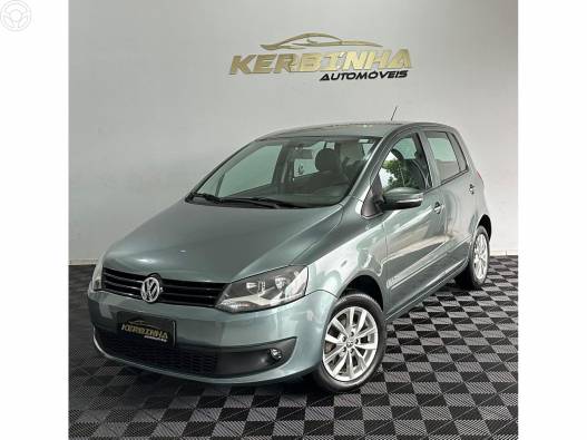 VOLKSWAGEN - FOX 1.0 ITREND 8V FLEX 4P MANUAL - 2010/2011 - CINZA - R$ 27.900,00