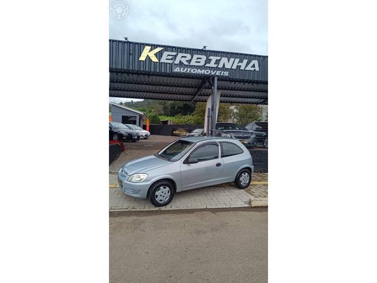 CHEVROLET - CELTA 1.0 MPFI LS 8V FLEX 2P MANUAL - 2010/2011 - PRATA - R$ 26.900,00