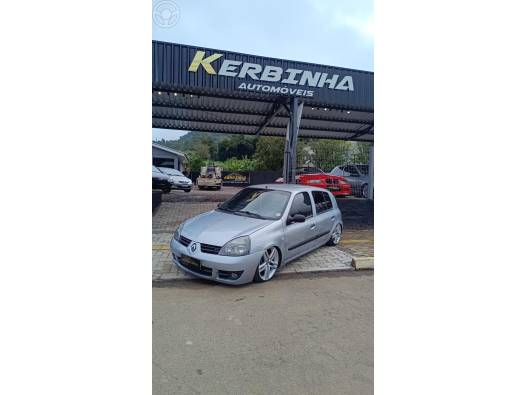 RENAULT - CLIO 1.0 16V FLEX 4P MANUAL - 2005/2006 - PRATA - R$ 21.900,00