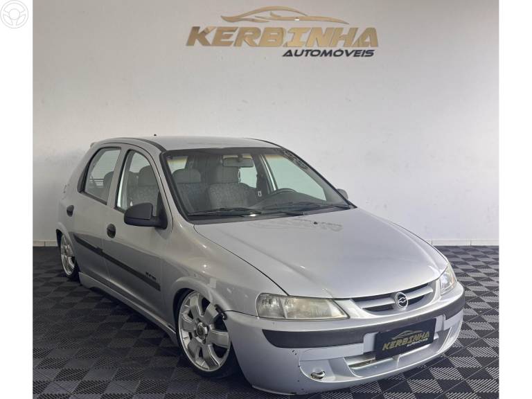 CHEVROLET - CELTA 1.4 MPFI SUPER 8V 4P MANUAL - 2005/2005 - PRATA - R$ 24.900,00