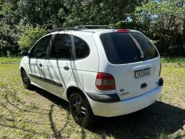 RENAULT - SCÉNIC 1.6 RXE 16V 4P MANUAL - 2001/2002 - BRANCA - R$ 10.900,00