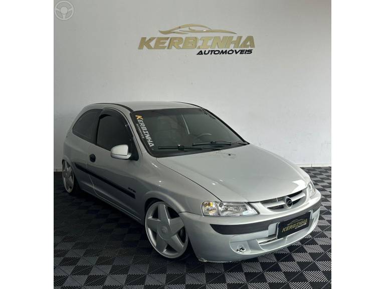 CHEVROLET - CELTA 1.0 MPFI SUPER 8V FLEX 2P MANUAL - 2002/2003 - PRATA - R$ 24.900,00