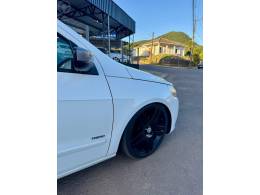 VOLKSWAGEN - VOYAGE 1.0 12V MPI TOTALFLEX TRENDLINE 4P MANUAL - 2010/2011 - BRANCA - R$ 36.900,00